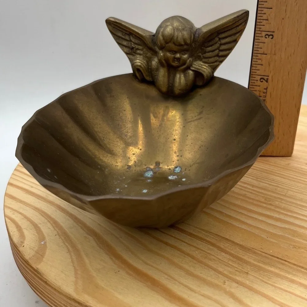 Vtg Solid Brass Cherub Angel Scalloped Trinket Bowl India   Hollywood Regency